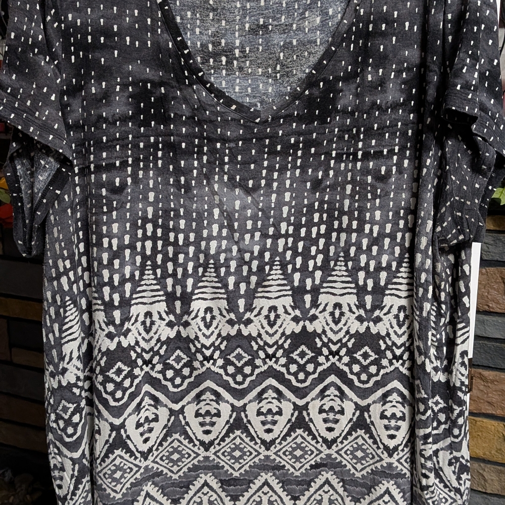 Kenar Black and White Geometric Blouse